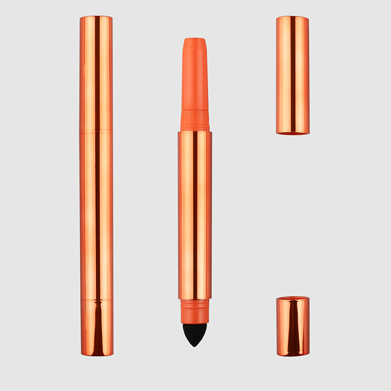 Labbro ed eyeliner con punta di spugna e imballaggio